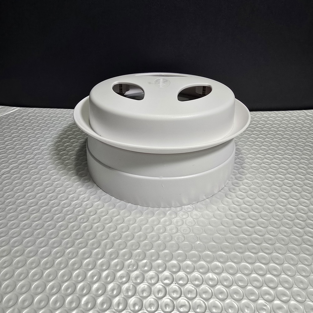 Pampered Chef Close and Cut Cutting Tool White